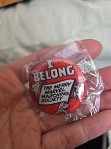SDCC 2024 EXCLUSIVE MARVEL I Belong PIN The Merry Marvel Marching Society Button - Bild 1 von 2