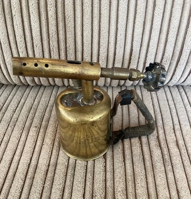 No 802 VB. B. A. HJORTH & Co Primus Blow Lamp Brass Sweden (Ornamental) - Image 1 of 2