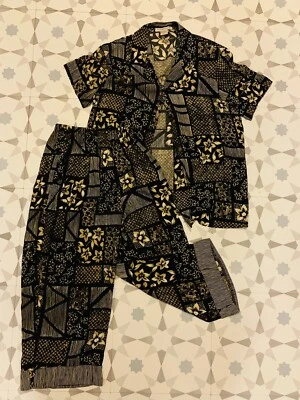 Conjunto de camisa havaiana preta e capri vintage feminino - Imagem 1 de 4