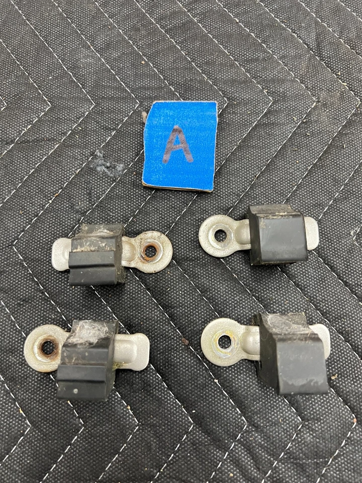 Juego de 4 tapones de alineación de parachoques de capó Isuzu Trooper 1998-2002 OEM #914EM Foto 1 de 4