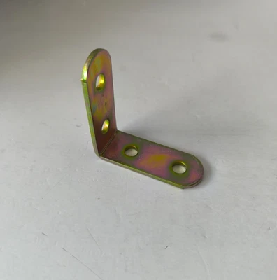 CONF. DA 1PZ. ANGOLARE DI RINFORZO PIEGATO A 90° MM.50X50X20 E SP. 2,5 MM.CIRCA - Immagine 1 di 2