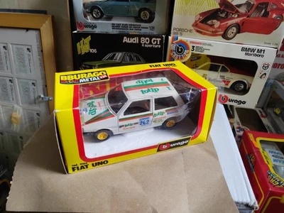 Modelo vintage Bburago Fiat Uno modelo en caja 1/24  Foto 1 de 4