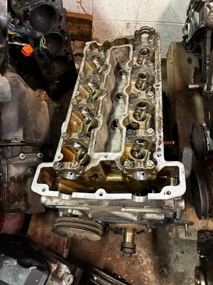 Classic Saab 900 B202 1990 culata desnuda 91 07 053 sin árboles de levas ni elevadores Foto 1 de 4