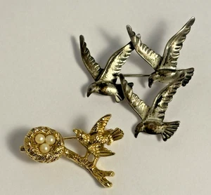 Par de broches pequeños vintage con tema de pájaro - Imagen 1 de 7