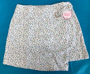 Justice Girls Skort. White With Blue & Green Flowers. White Shorts. Size 10. NWT - Picture 1 of 9