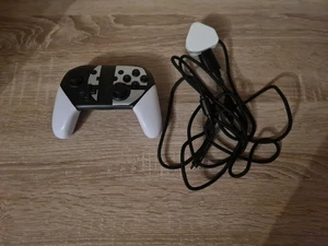 Official Nintendo Switch Pro Controller Super Smash Bros Limited Edition - Picture 1 of 3