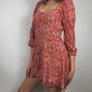 Romantic vintage 90s red floral Puff Sleeve Flowy Mini Dress - Imagen 1 de 6