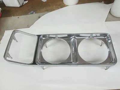 NOS 1974 1975 1976 MERCURY MONTEGO FRONT HEAD LAMP BEZEL RH - Image 1 of 2