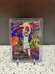 2023-24 Panini Select - Courtside lila gebrochenes Eis Preis #279 Colby Jones/99 - Bild 1 von 3