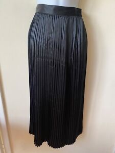 CHRISTIAN DIOR Size 4 Black Silk Pleated Skirt Classic France Side Zip Exc