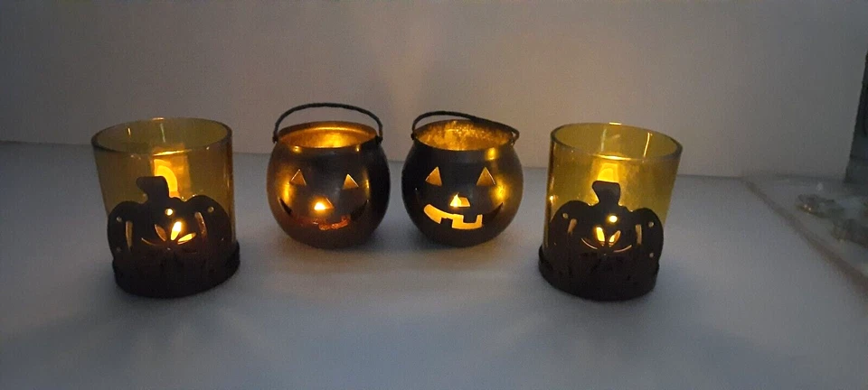 Candelabros de calabaza Jack O Lantern de metal Hosley EE. UU./2 vasos A C Moore votivos Foto 1 de 4