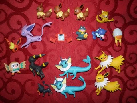 2017 POKEMON TOMY EEVEE VAPOREON JOLTEON UMBREON ROWLET ACTION FIGURE LOT x17 Cover