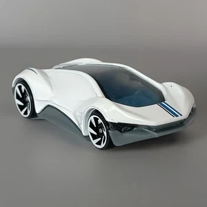 2025 Hot Wheels EXOTIQUE White Blue Stripe Diecast Car - Bild 1 von 12