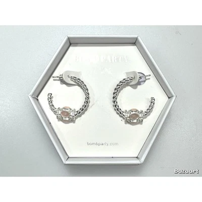 "Pendientes de aro Bomb Party RBP2861 enfocados e intrépidos de cuarzo rosa enchapados en plata 1""" Foto 1 de 4