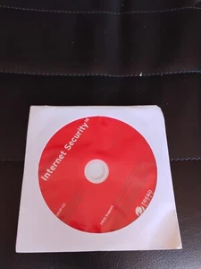 New Trend Micro Internet Security 16 Backup CD Software Disc OM495F – Rev. A00 - Picture 1 of 3
