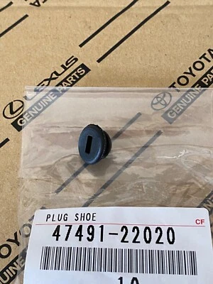 One Toyota Lexus 47491-22020 Rear Rotor Shoe Adjusting Hole Plug 47493-0E010 - Image 1 of 2