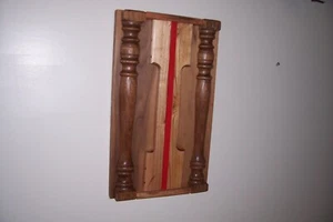 Palettenholz und Treppenspindel Display - Bild 1 von 3