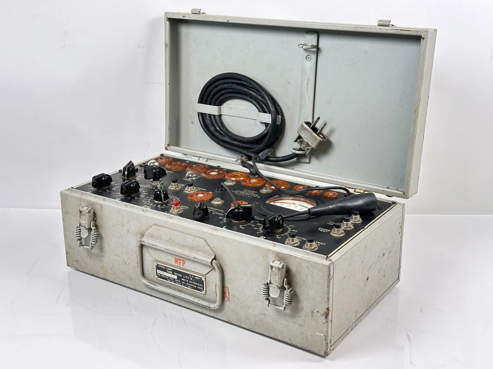 Vintage US Army Signal Corps Dynamics Mutual Conduct I-177-B Vacuum Tube Tester  - Image 1 of 4
