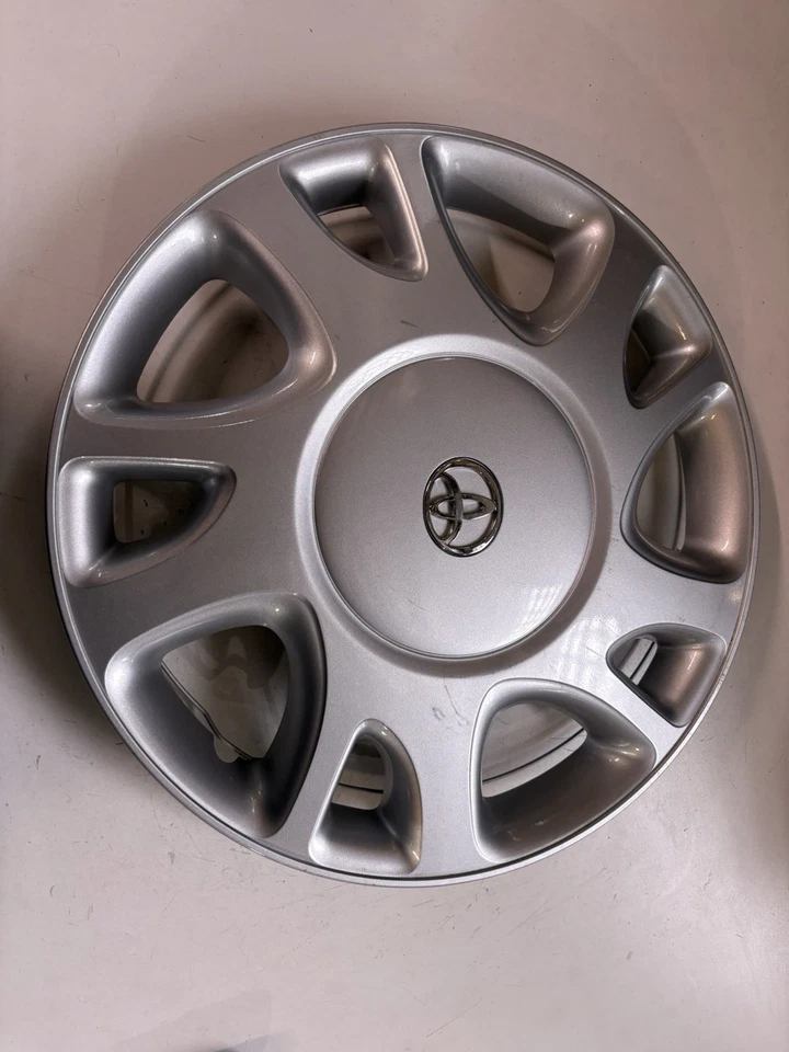 ONE 1999-2001 Toyota Solara # 61101G 15" 10 radios tapacubos cubierta de rueda 42621AA050 Foto 1 de 4