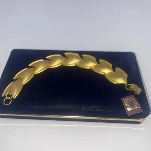 Vintage Anne Klein Thick Chunky Gold Tone Bracelet 7" - Picture 1 of 7