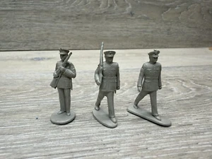 Marx Centro de Entrenamiento Juego Figuras Marines Marchando 54mm Gris - Imagen 1 de 7