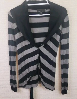 Suéter de mujer Attention Brand L a rayas negras y grises con corbata en la cintura Foto 1 de 4