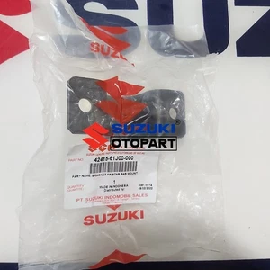 Genuine OEM Front Sway Bar Mount Bracket 42415-61J00-000 Fits 04-10 Suzuki Carry - Picture 1 of 3