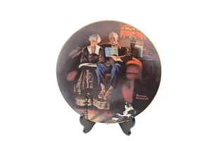 Cuarto plato de edición limitada Evening Ease de Norman Rockwell - Imagen 1 de 10