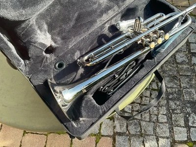 Neue silberne US  Trompete, Designd by BLADE =UNGESPIELT, auch für CHRISTMAS - Bild 1 von 4