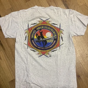 Camisa De Colección Años 90 Oneita USS Cheyenne "Ride the Legend" Talla Mediana - Imagen 1 de 7
