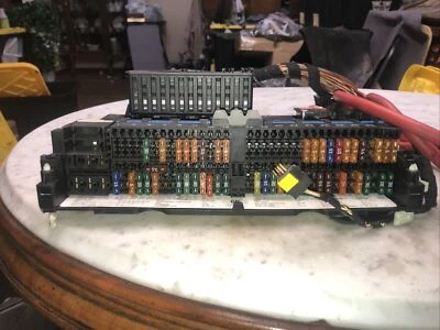 BMW 325i Pass 2001-2006 caja de fusibles derecha panel de control interior inserto de control b1 Foto 1 de 4