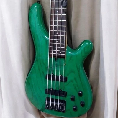 Bajo Fernandes de 5 cuerdas con daños por desgaste y soldadura Foto 1 de 4