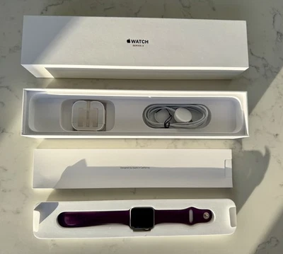 Apple Watch Series 3 38mm GPS+LTE Smartwatch - Silver - Battery Health 79% - Image 1 of 4