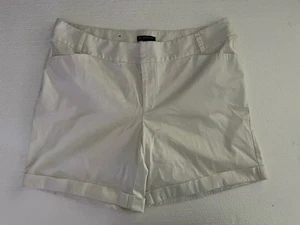 International Concepts INC Woman Size 18W White Short Walking Bermuda Short 40X8 - Picture 1 of 7