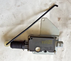 Actuador de bloqueo de puerta trasera inferior Range Rover P38 ASR2656 - Imagen 1 de 2