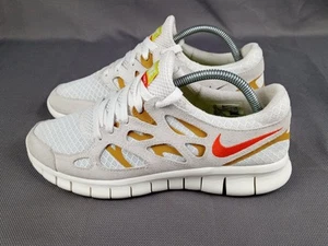 Nike Free Run Damenschuh Größe 9,5 Laufen Gehen Freizeit Trail Fitnessstudio DM8915-102 weiß - Bild 1 von 21