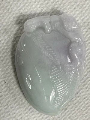 MONO JADEÍTA GENUINO en una calabaza talla para colgante 44x31x9mm 128cts Foto 1 de 4