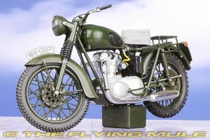 Corgi 1:12 TR6 Trophy Virgil Hilts - Picture 1 of 8