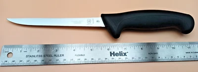 Cuchillo deshuesador Mercer Millennia 6" alto carbono - mango negro (M22206) Foto 1 de 4