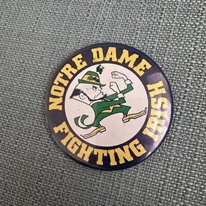 Vintage 2.25" NOTRE DAME FIGHTING IRISH Leprechaun Football Pinback Button - Picture 1 of 2
