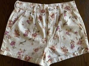 American Eagle Floral Shorts Size 6