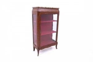 Eine kleine historische französische Vitrine aus der Zeit um 1910. - Bild 1 von 7