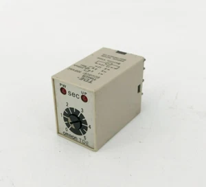 New Omron Type TDE Timer 100VAC 5s. - Picture 1 of 4