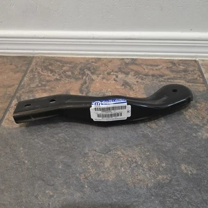 OEM NEW 2014-2019 Mopar Jeep Cherokee Cross-Member Bracket Right RH 68156456AC - Picture 1 of 6