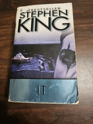 it stephen king paperback - Image 1 of 4