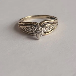 VINTAGE 10K GOLD NATURAL DIAMONDS SZ 7 RING STAMPED TESTED 10K 2.8 GRAMS - Picture 1 of 5