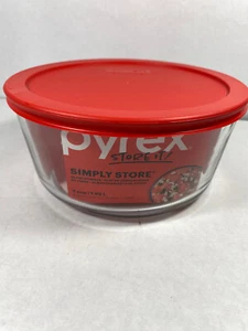 New Pyrex bowl with red lid 7 cups - Picture 1 of 7