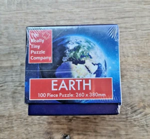 The Really Tiny Puzzle Company Gift Boxed EARTH 100pc Puzzle - Bild 1 von 2