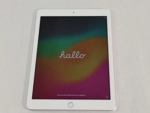 Apple iPad 6th Gen A1893 32 GB iOS 17.7.9 (WiFi Only) - Picture 1 of 7