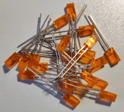19x LED ARANCIONI RETTANGOLARI, 5mm. x 2,5mm., "FLAT FRONT", NUOVI (NOS) - Immagine 1 di 2